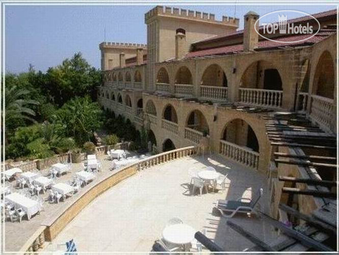 Фотографии отеля  Chateau Lambousa Hotel 4*