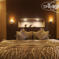 The Pinnacle Hotel and Suites 