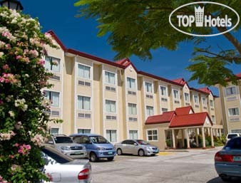 Фотографии отеля  Microtel Inn & Suites Sto. Tomas, Batangas 3*