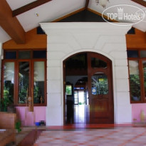 Las Flores Country Guest House and Restaurant