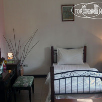 Las Flores Country Guest House and Restaurant