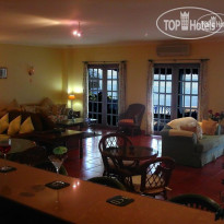 Las Flores Country Guest House and Restaurant