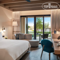 Saadiyat Rotana Resort & Villas Classic Room вид на сад