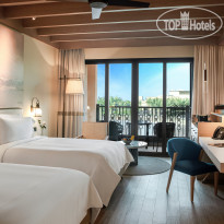 Saadiyat Rotana Resort & Villas Classic Room вид на сад