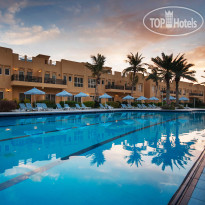 Главный Бассейн в Al Hamra Village Hotel 4*