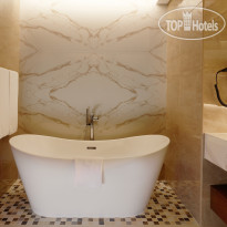 Royal M Al Aqah Beach Resort Bathroom