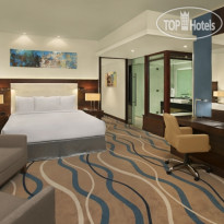 DoubleTree by Hilton Hotel and Residences Dubai Al Barsha Номер