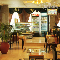 Liwa Plaza Hotel Apartments Кафе