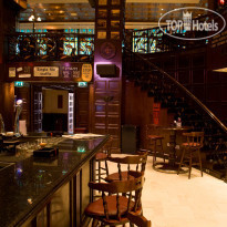 Swissotel Al Murooj Dubai Double Decker - British Pub