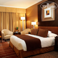 Swissotel Al Murooj Dubai Classic Room - King Bed
