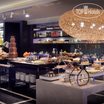 Marriott Executive Apartments Al Jaddaf Ресторан-шведский стол "Market