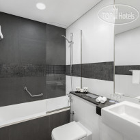 Wyndham Dubai Marina Ванная комната в Superior Room