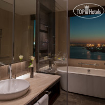 Intercontinental Dubai Festival City Room Bathroom