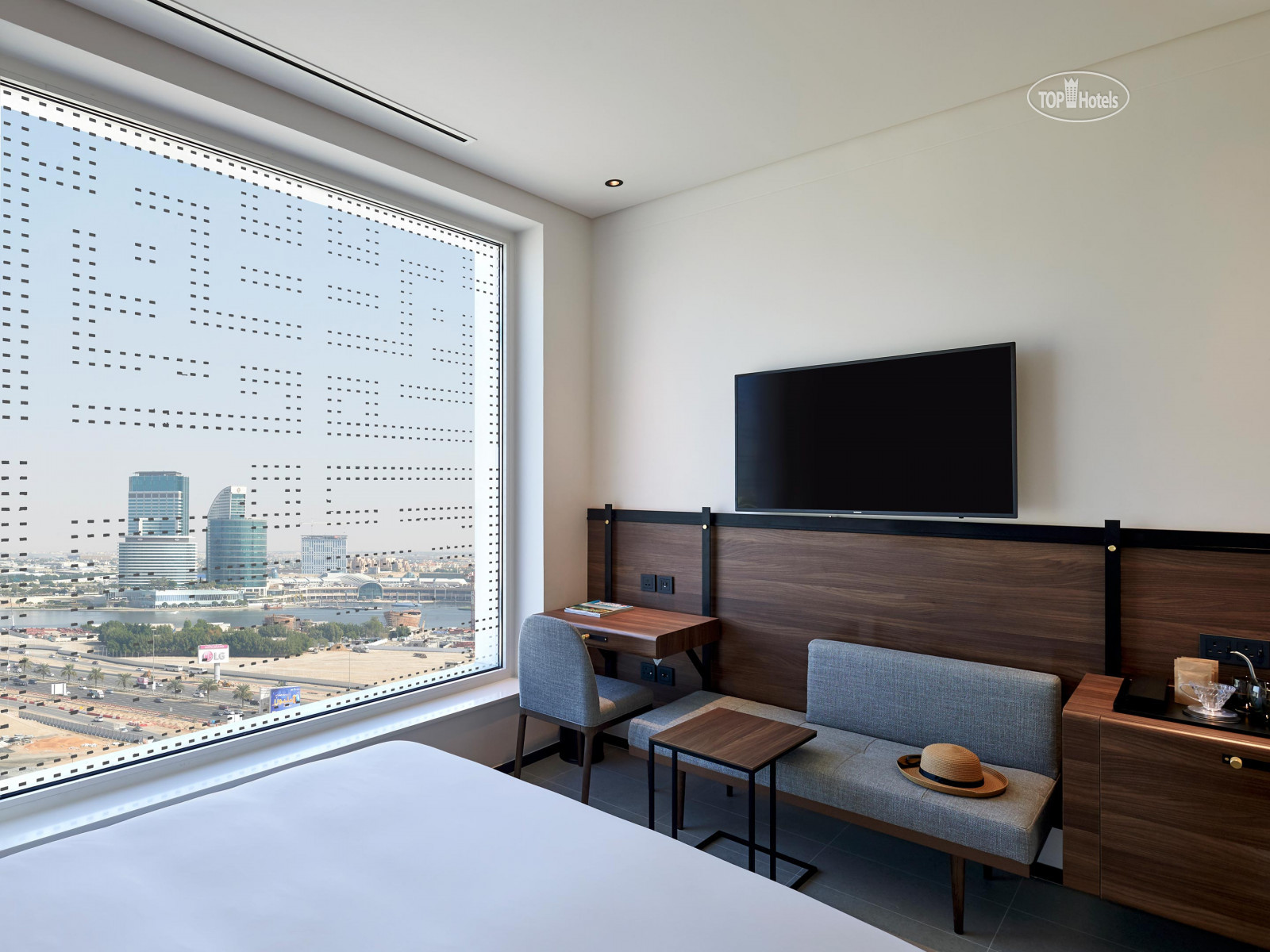 Member of design hotels. Дубай form Hotel Dubai. Form Hotel Dubai 4 Дубай. Form Hotel Dubai, a member of Design Hotels. Form Hotel Dubai, a member of Design Hotels 4*.