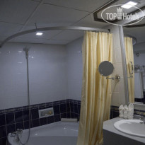Aravi Hotel