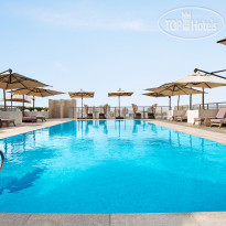 Wyndham Dubai Deira Rooftop Pool