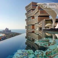 Панорамный бассейн  в The Royal Atlantis Resort & Residences 5*