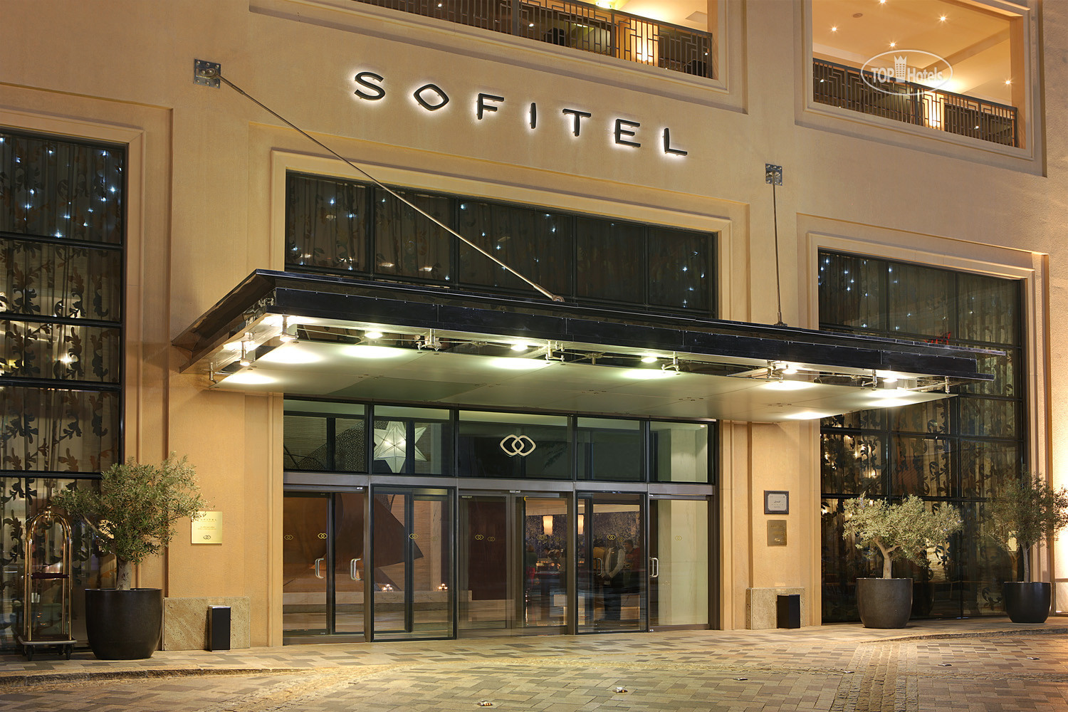 Sofitel jumeirah beach. Софитель Дубай Джумейра. Отель в Дубае Sofitel. Отель Sofitel Dubai Jumeirah Beach. Sofitel Dubai Jumeirah Beach 5 Дубай.