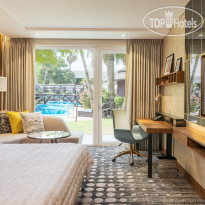Le Meridien Dubai Hotel & Conference Centre Superior Guestroom with Pool V