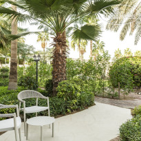 Le Meridien Dubai Hotel & Conference Centre Deluxe Guestroom Garden Access