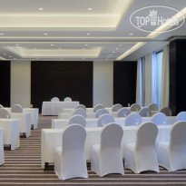 Le Meridien Dubai Hotel & Conference Centre Wasl Meetng Room 4 & 5