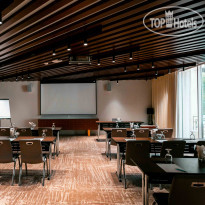 Le Meridien Dubai Hotel & Conference Centre Sheikh Suite Meeting Room