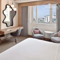 Crowne Plaza Dubai Jumeirah Guest Room - King Bed