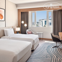 Crowne Plaza Dubai Jumeirah Guest Room - Twin Beds