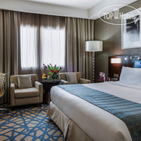 Crowne Plaza Dubai Deira Club Room - Bedroom