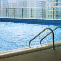 Swimming Pool в Mercure Dubai Barsha Heights Hotel Suites & Apartments APT