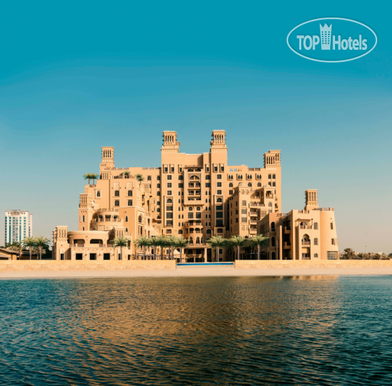 Sheraton Sharjah Beach Resort & Spa 5*