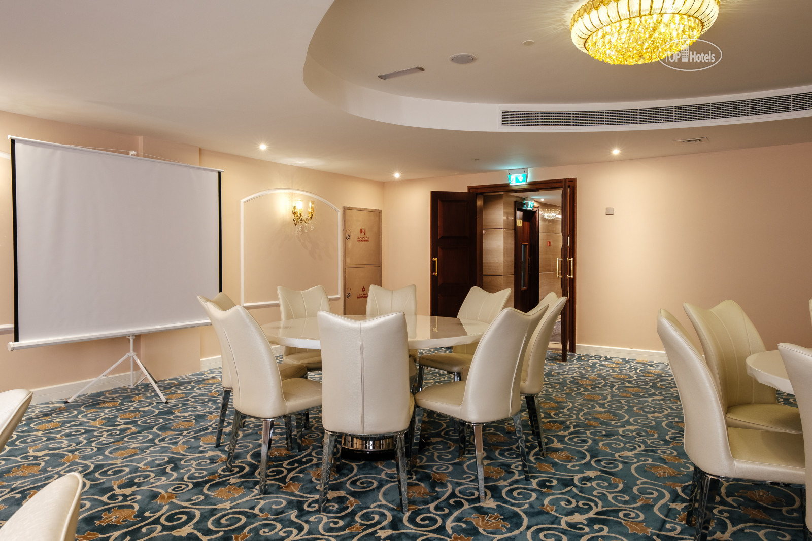 Crystal plaza al majaz 4. Crystal Plaza al Majaz (ex. Tulip Inn al Khan) 4* Шарджа, 700 м до моря. Tulip Inn al Khan. Crystal Plaza al Majaz Hotel 4. ОАЭ отель Tulip Inn.