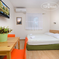 Gesher HaZiv Travelers Hotel Номер