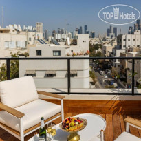 Debrah Brown Tel Aviv
