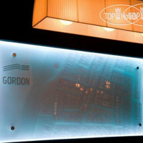 Gordon Hotel & Lounge 