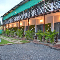 Yogitree Beach Resort & Cafe 