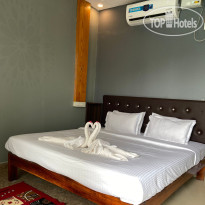 Yogitree Beach Resort & Cafe 