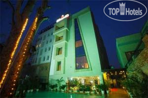 Фотографии отеля  The Grand Hotel Bizzotel Gurgaon 3*