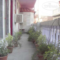 Raj Bed & Breakfast Hotel 