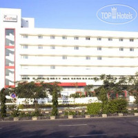 Red Fox Hotel 3*