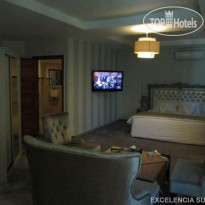 Excelencia Hotel Suites 