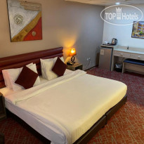 The Signature Hotel 