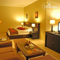 Days Inn Hotel & Suites 