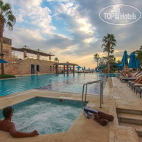 Ramada Resort Dead Sea 