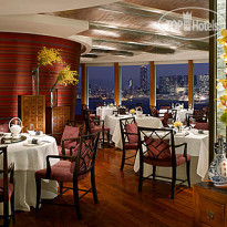 Four Seasons Hotel Hong Kong 