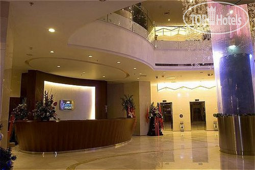 Фотографии отеля  Holiday Inn Express Dalian 3*