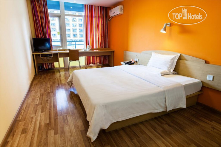 Фотографии отеля  7Days Inn Haikou Bin Jiang Road 2*