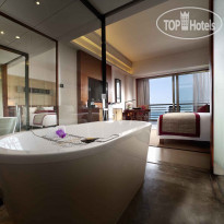 Pullman Oceanview Sanya Bay Resort & Spa 