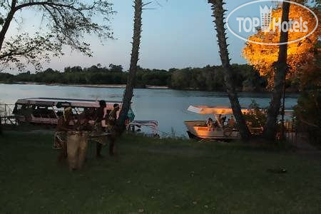 Фотографии отеля  A'Zambezi River Lodge 3*