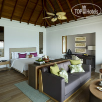 Dusit Thani Maldives Ocean Villa with Pool_Bedroom